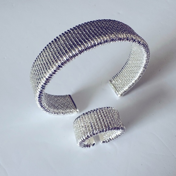 NWOT Unoaerre Sterling Silver Cuff Bracelet and Ring . - Picture 7 of 10